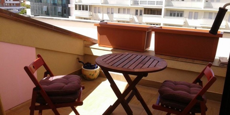 image-02f1d008c7449bae9619983345edc8ef36f337d97d1fdc97c4c54f5f2c06fd7a-V